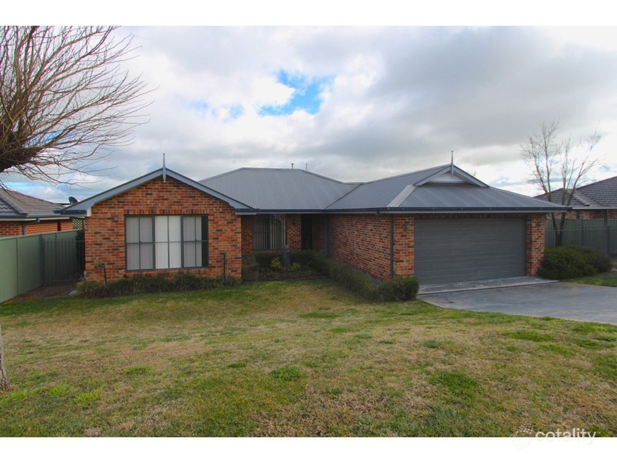 24 Sapphire Cres, Kelso, NSW 2795