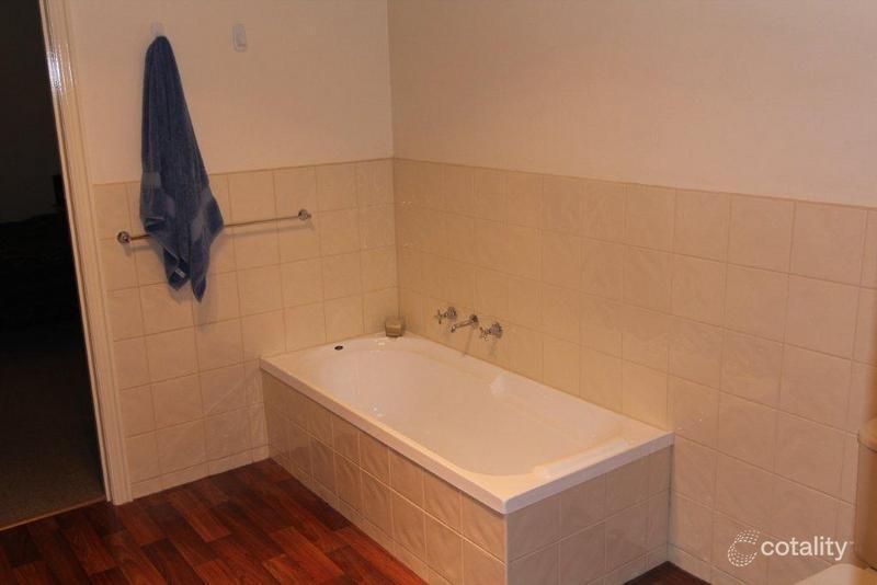 4 Emily Way, Golden Square, VIC 3555