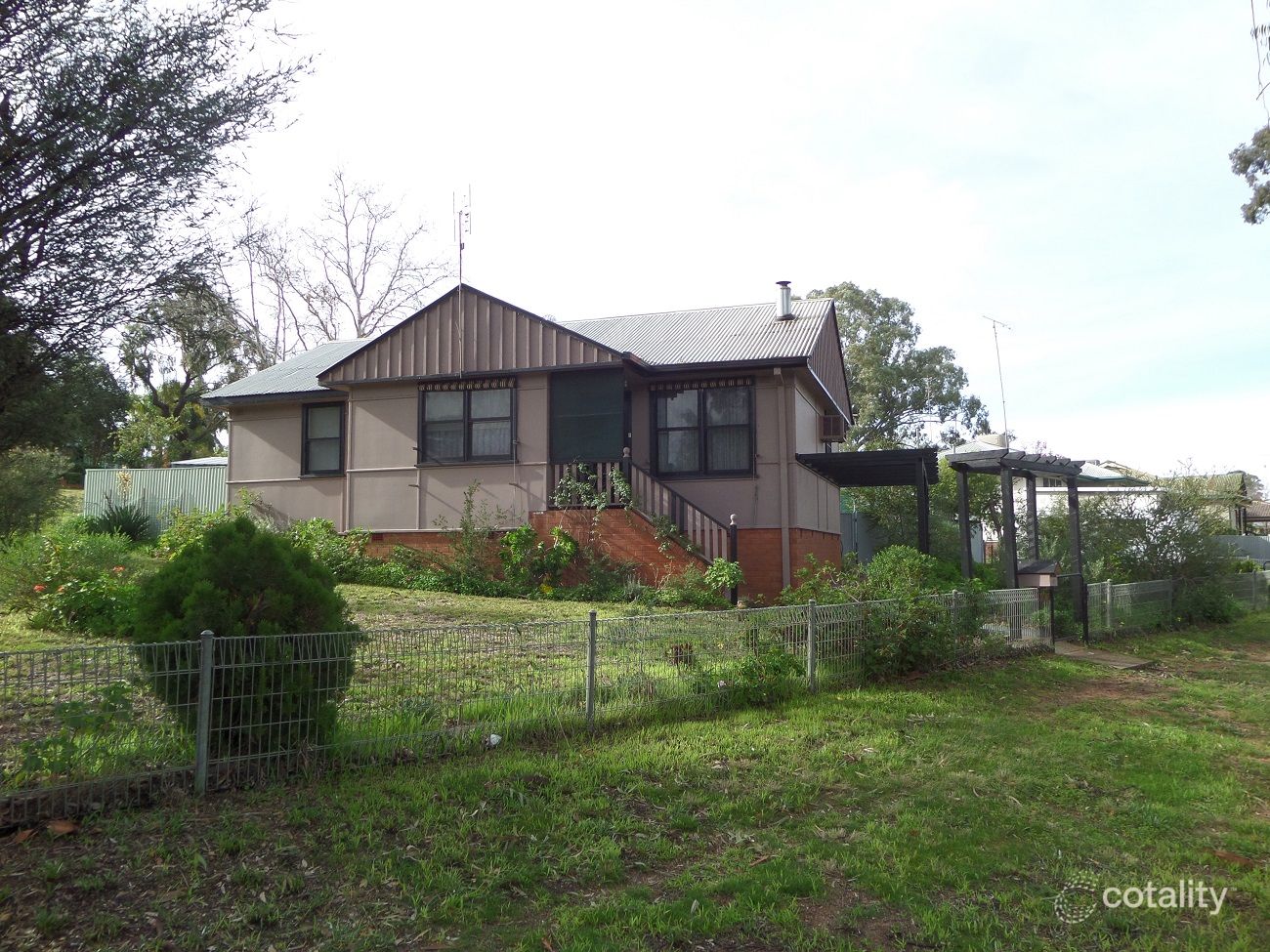 49 Lake Dr, Narrandera, NSW 2700
