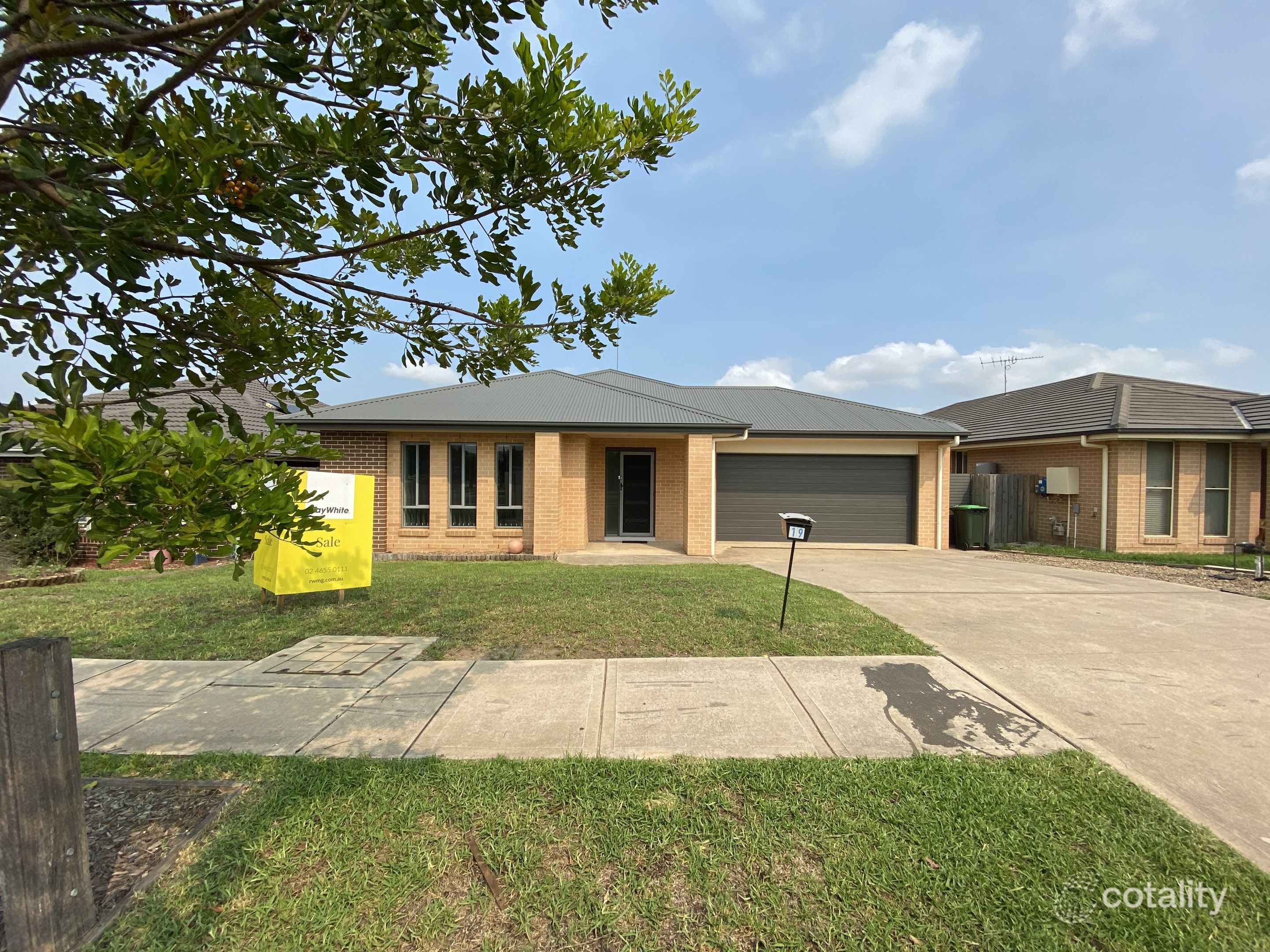 19 Plymouth Bvd, Spring Farm, NSW 2570