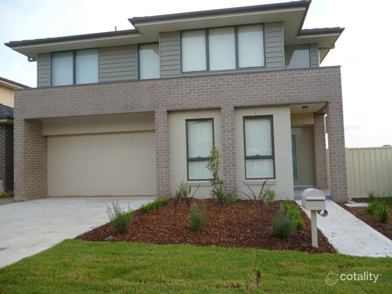 4 Tia Pl, Carnes Hill, NSW 2171