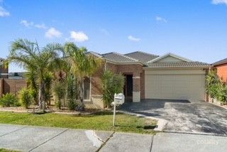 19 Diamond Pde, Skye, VIC 3977
