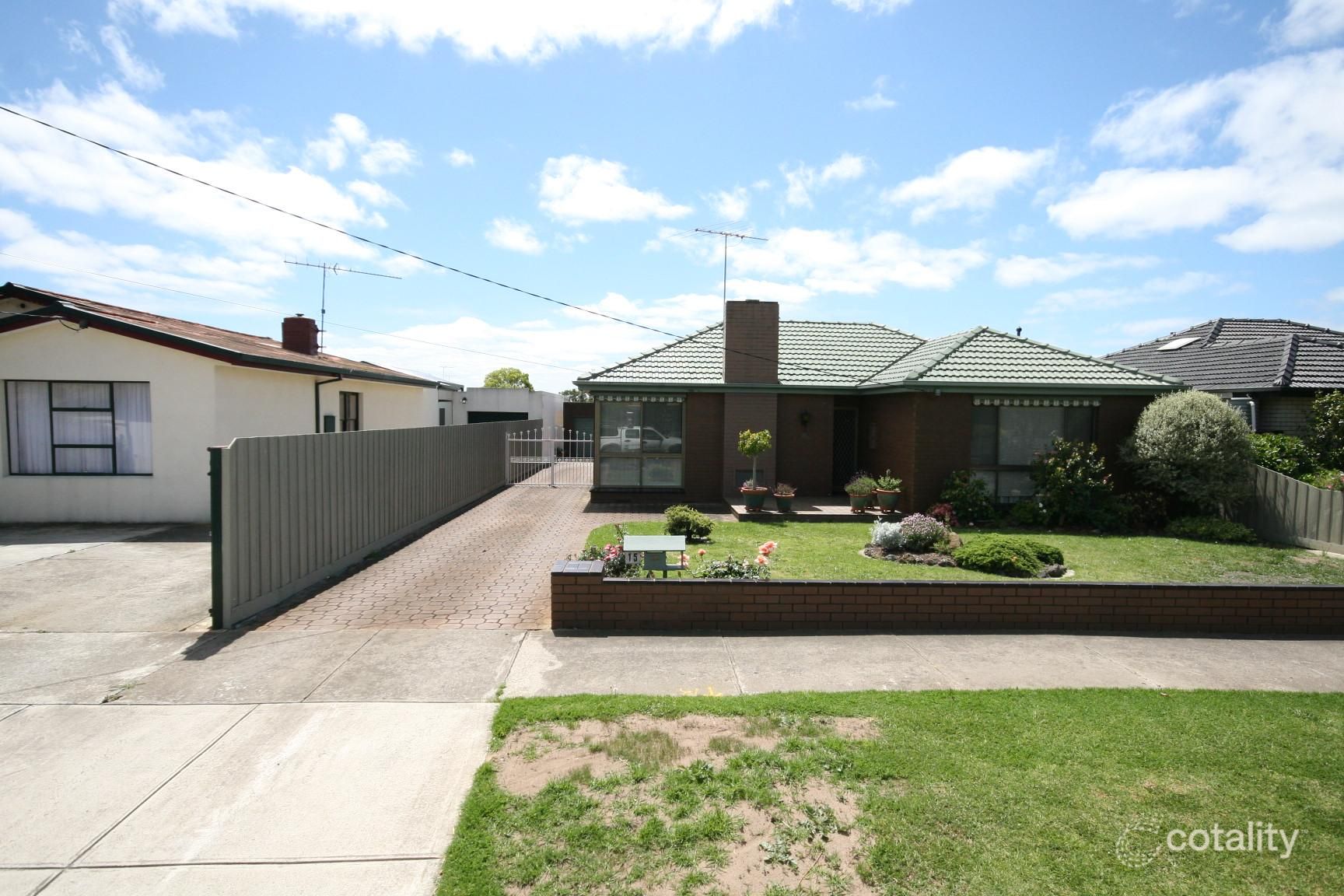 15 Watsons Rd, Newcomb, VIC 3219