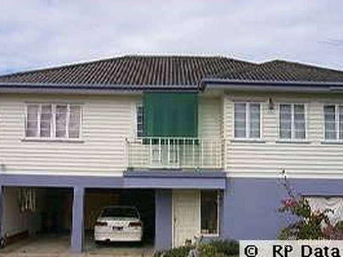 16 Delsie St, Cannon Hill, QLD 4170
