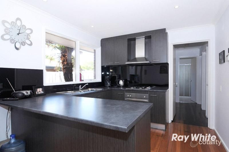 26 Clairmont Ave, Cranbourne, VIC 3977