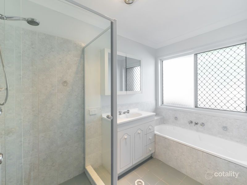 5 Listonia Dr, Albany Creek, QLD 4035