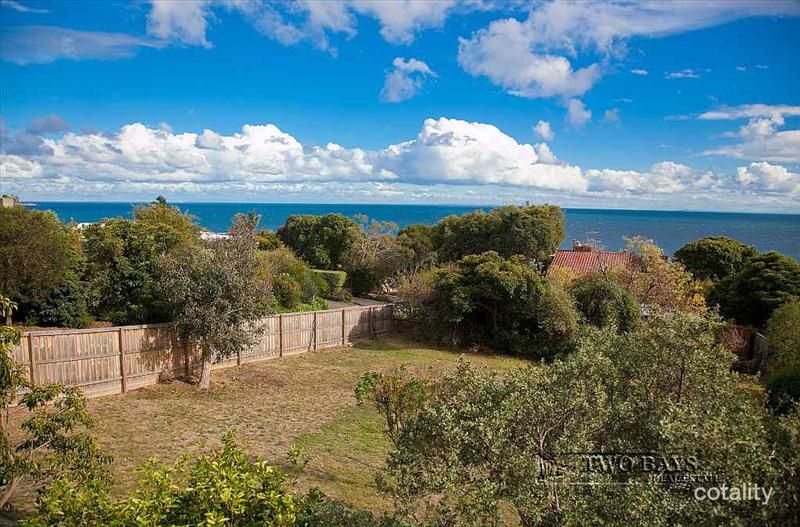1 Manatee Ave, Mount Eliza, VIC 3930
