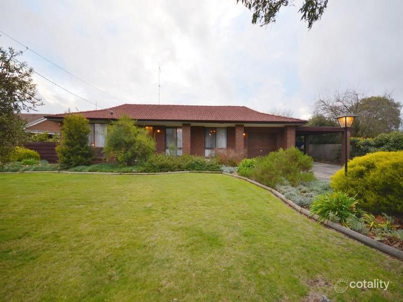 9 Vincent Ct, Delacombe, VIC 3356