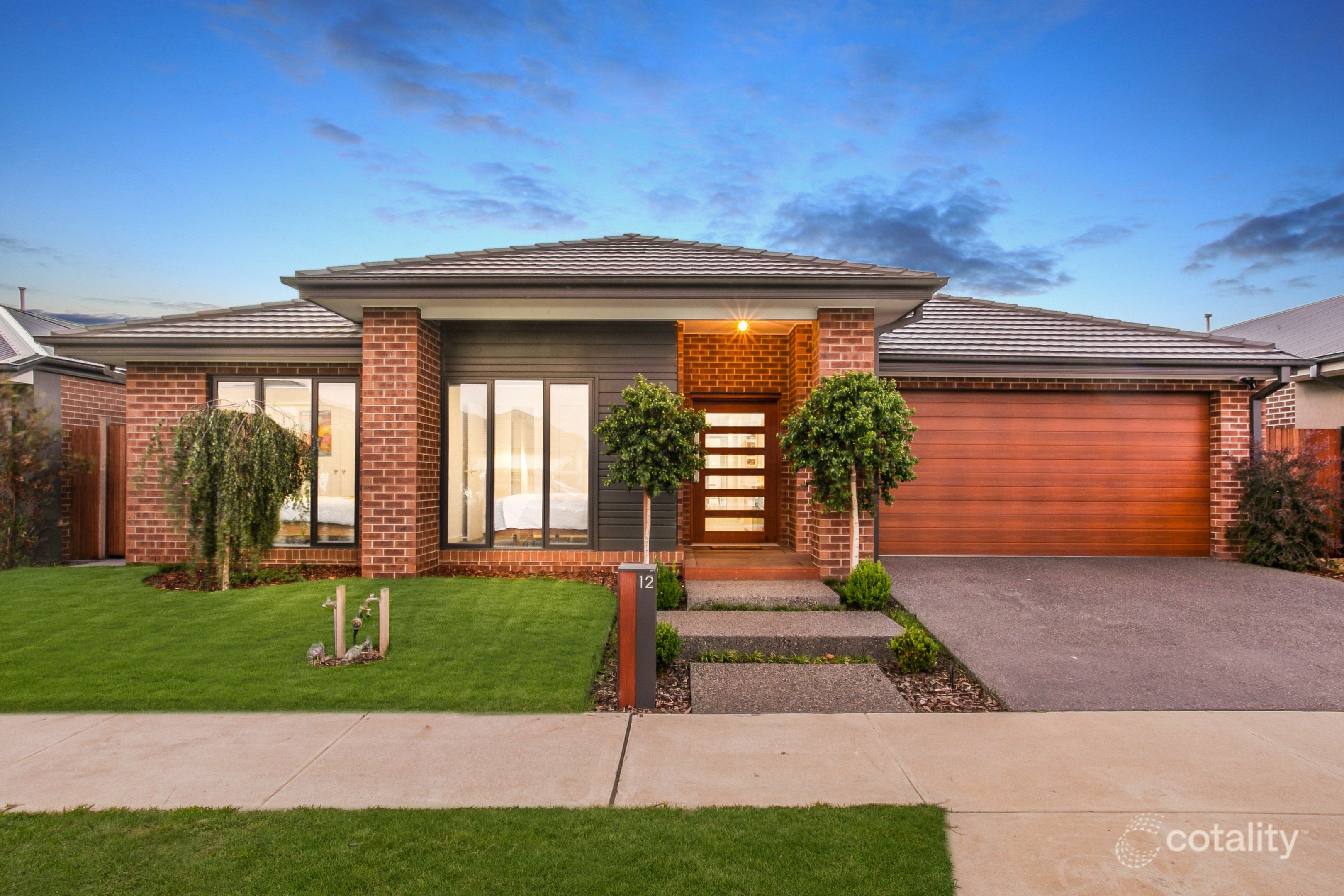 12 Oban Rd, Officer South, VIC 3809