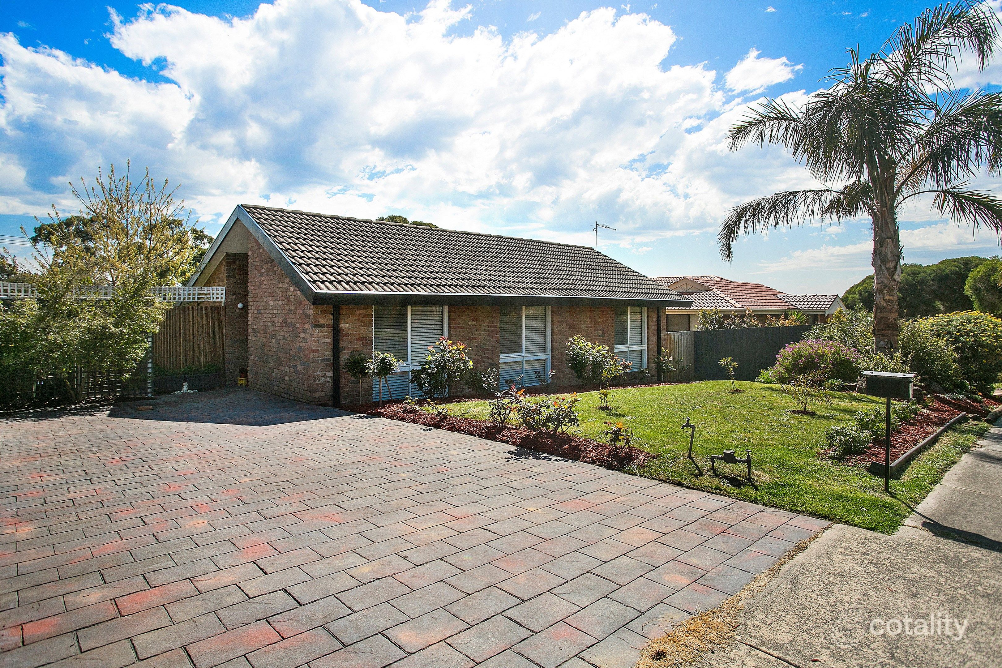 32 Willow Rd, Frankston, VIC 3199