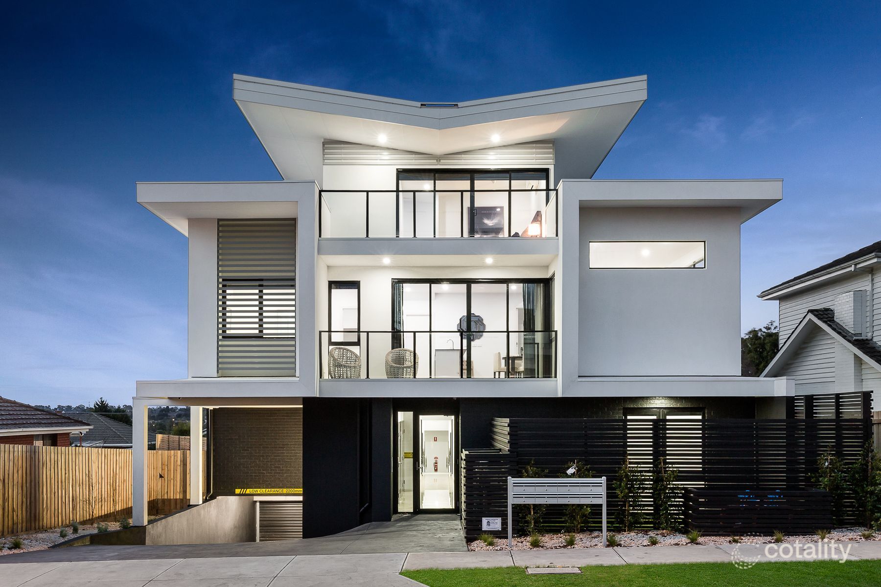 2/945 Doncaster Rd, Doncaster East, VIC 3109