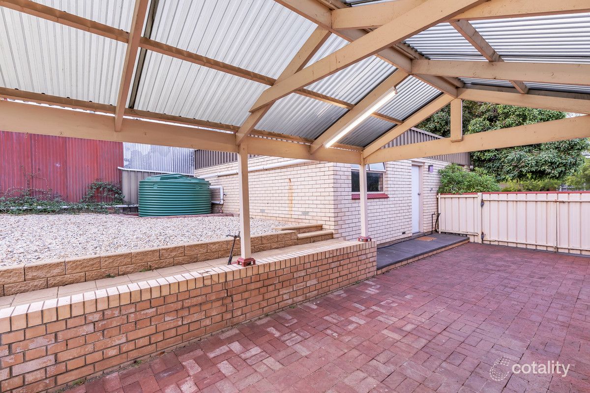 21 Whiteley Dr, Trott Park, SA 5158