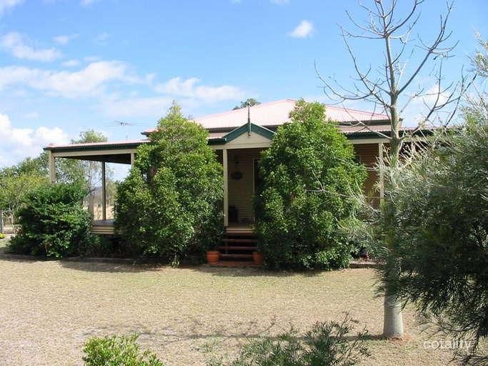 15 Brown Cl, Gracemere, QLD 4702