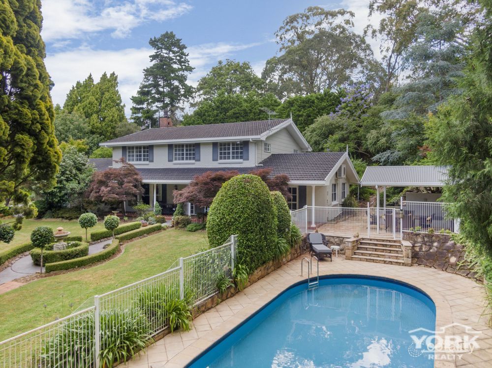 1 Flagstone Creek Rd, Middle Ridge, QLD 4350