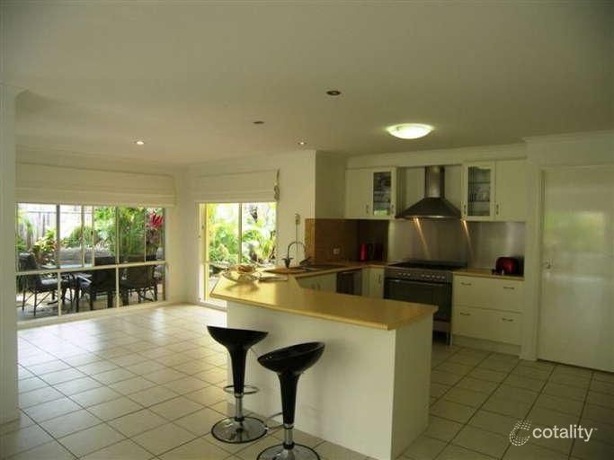 6 Tobago Ct, Burleigh Waters, QLD 4220