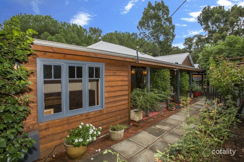 48 Lyndhurst Rd, Kalamunda, WA 6076