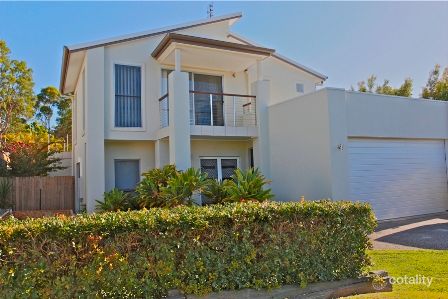 33 Fairway Pde, Peregian Springs, QLD 4573