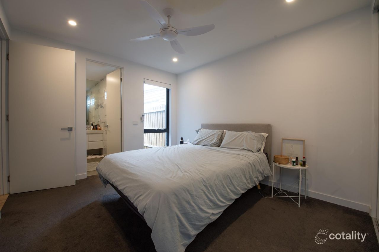 16 Dolman Lane, Newport, VIC 3015