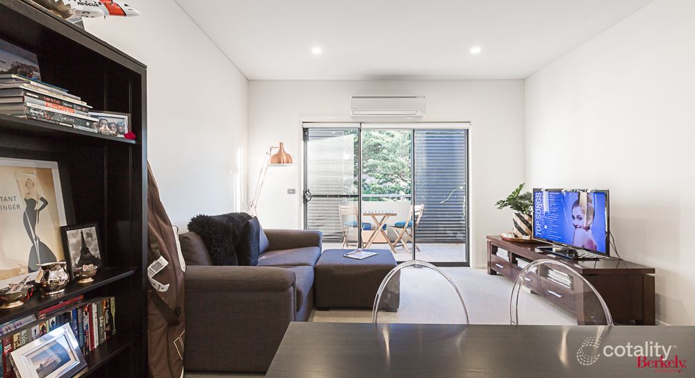 33/29 State Cir, Deakin, ACT 2600