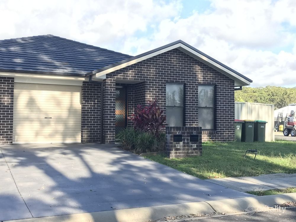 15-15a Sunshine Cct, Emerald Beach, NSW 2456