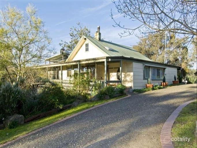 305 Long Gully Rd, Panton Hill, VIC 3759