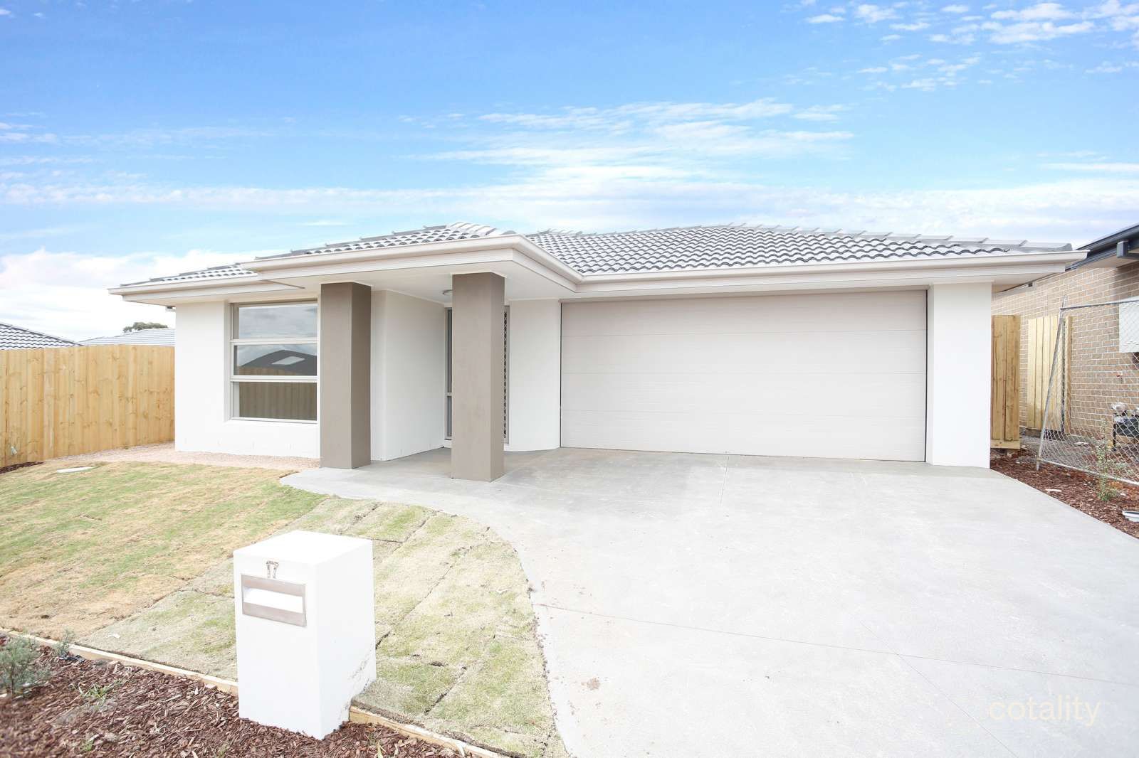 17 Clarice Cres, Brookfield, VIC 3338