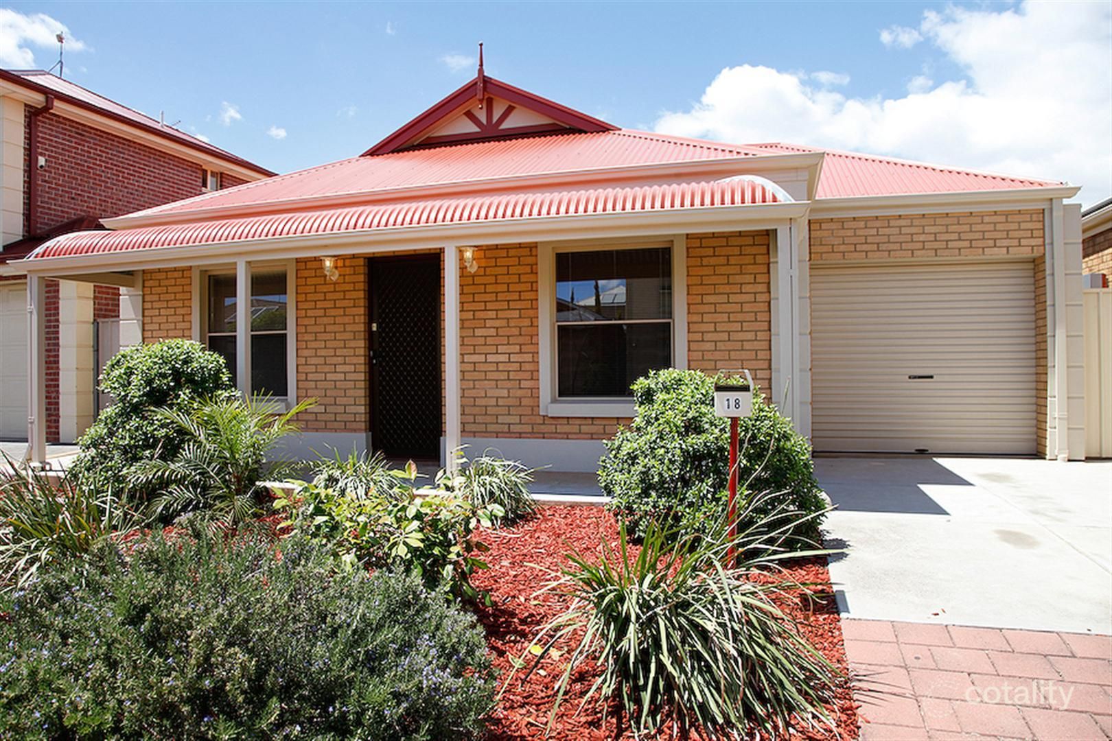 18 Mapleton Cct, Mawson Lakes, SA 5095