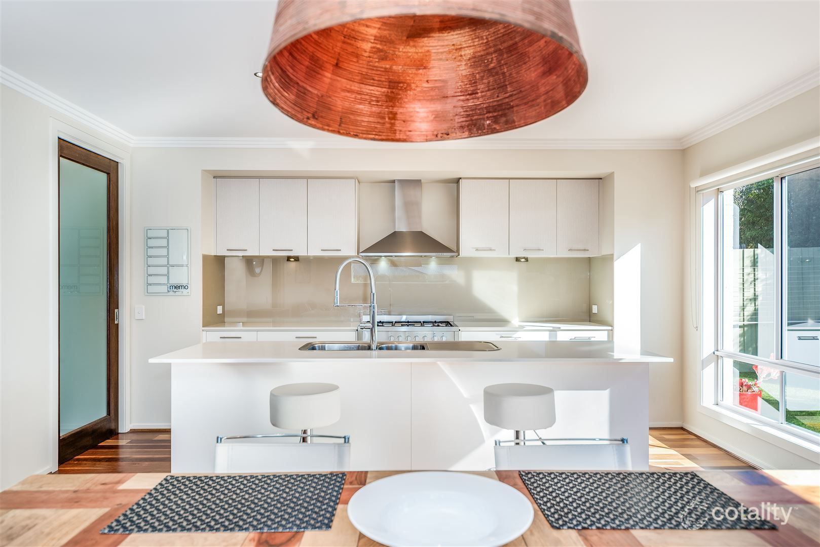 8 Glenview Pl, Hamlyn Heights, VIC 3215