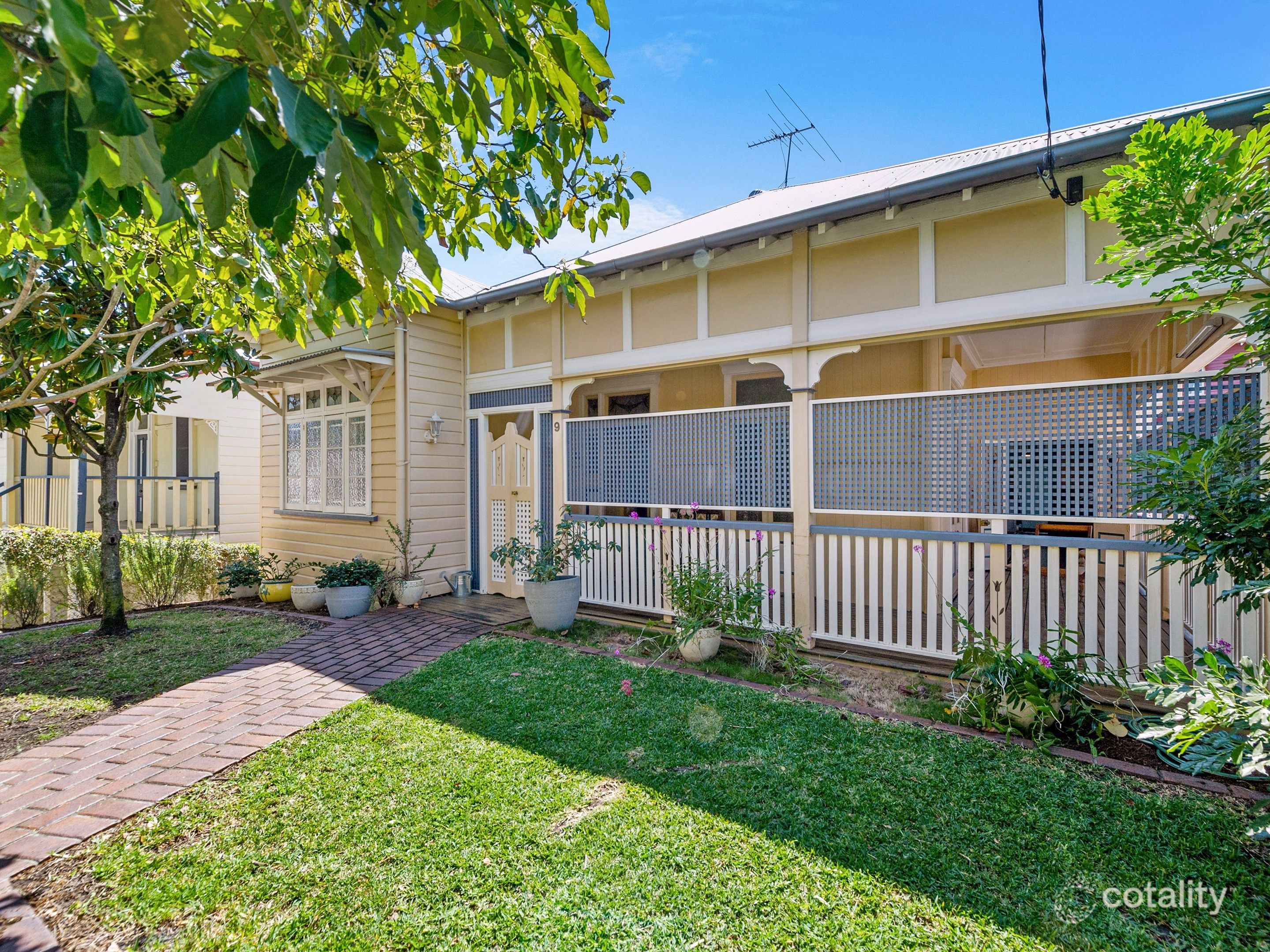 9 Hazlewood St, Highgate Hill, QLD 4101
