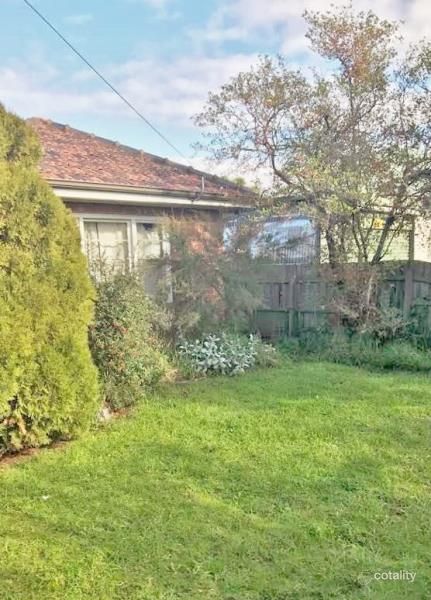 11 Waiora Pde, West Footscray, VIC 3012