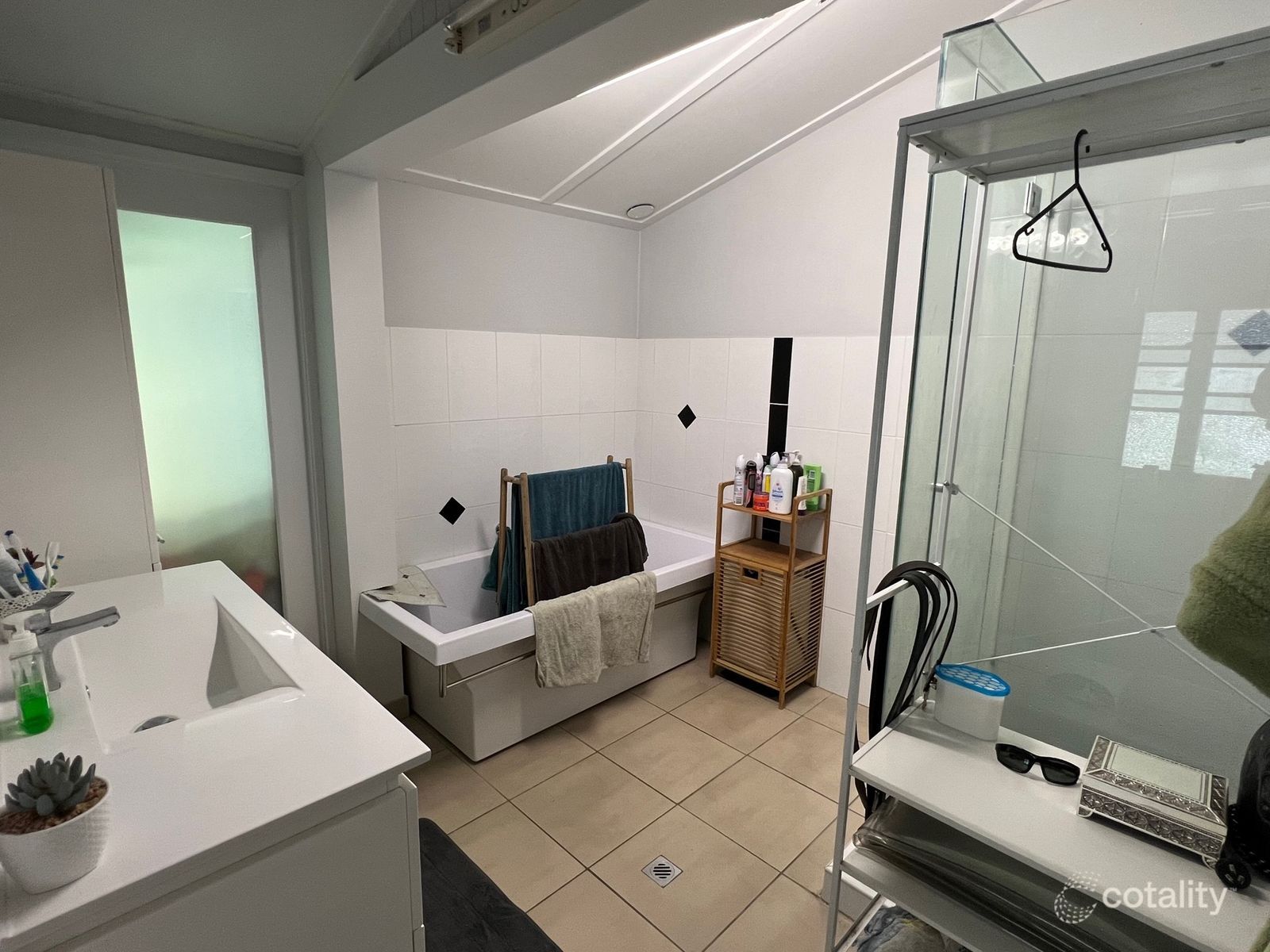 42 Maralyn Ave, Grasstree Beach, QLD 4740