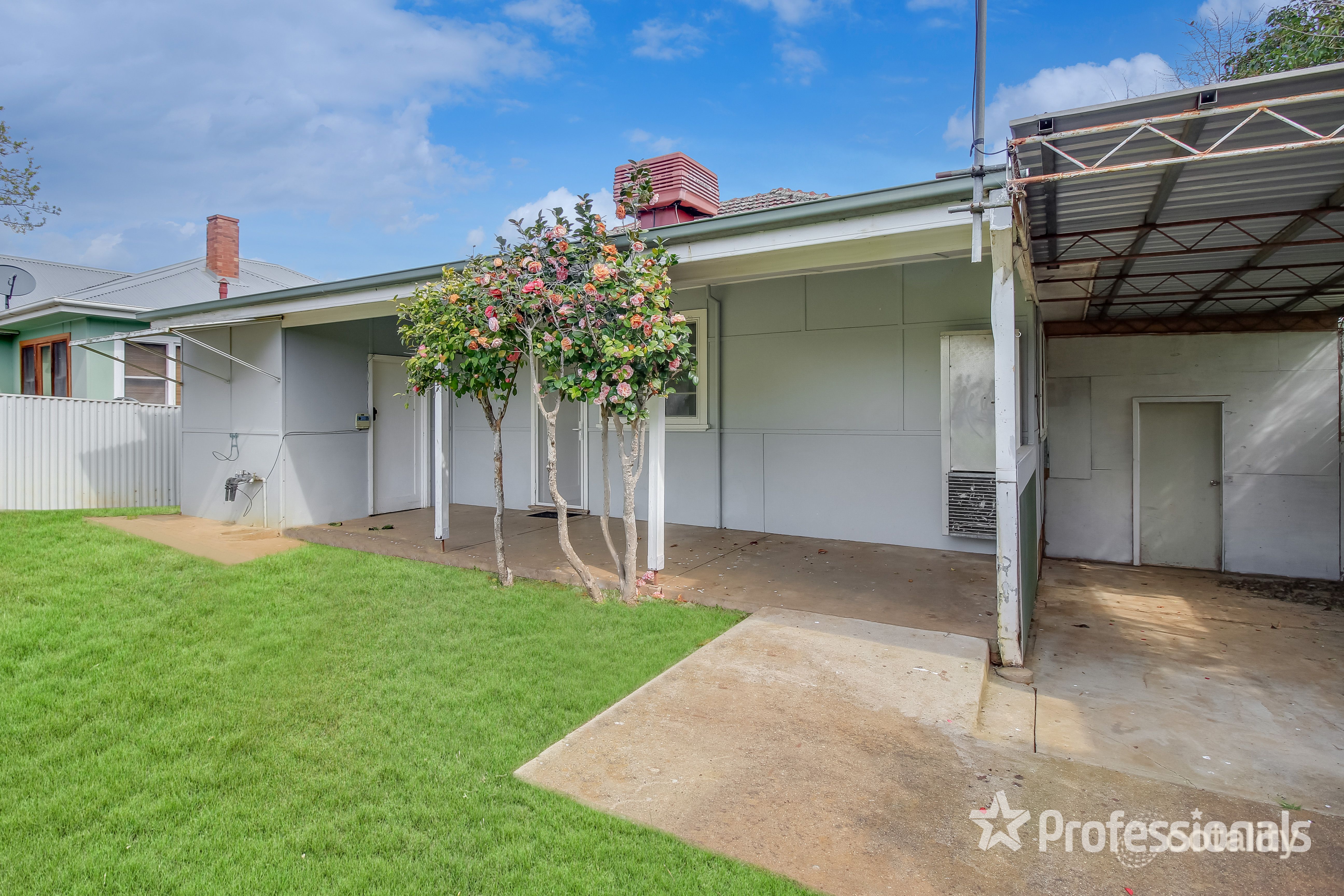 23 Mair St, Turvey Park, NSW 2650