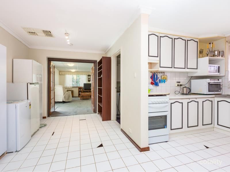11 Melanda St, Kelmscott, WA 6111