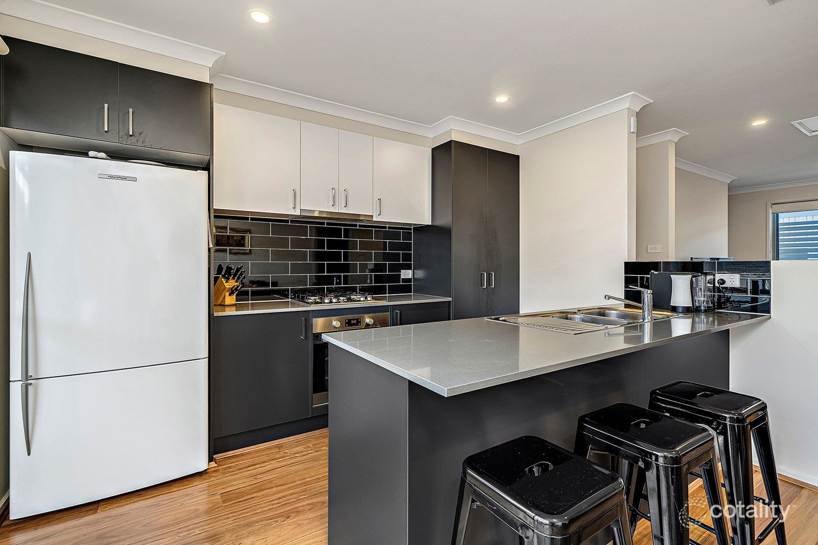 60/4 Pearlman St, Coombs, ACT 2611