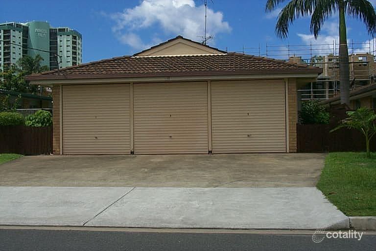 2/11 Molucca Ave, Palm Beach, QLD 4221