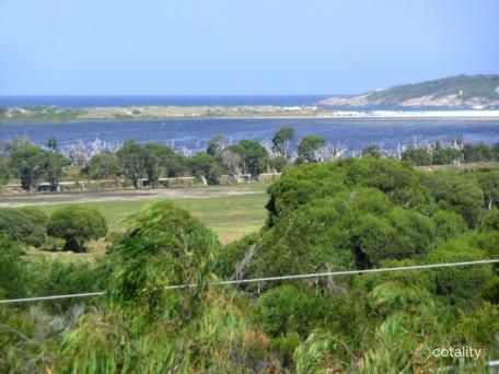 14 Lights Rd, Ocean Beach, WA 6333