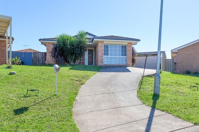 17 Osburn Pl, St Helens Park, NSW 2560