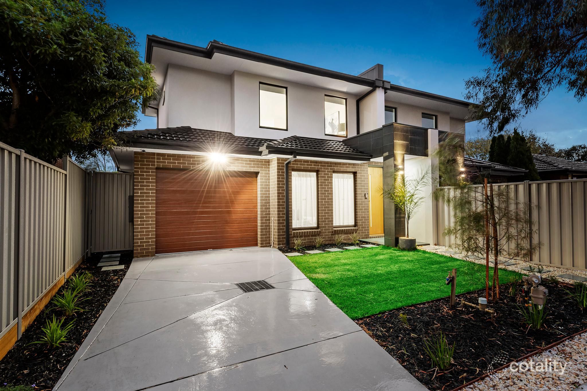 14 Saxon St, Burwood East, VIC 3151