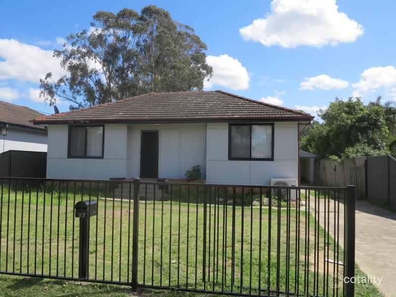 27 Gabo Cres, Sadleir, NSW 2168