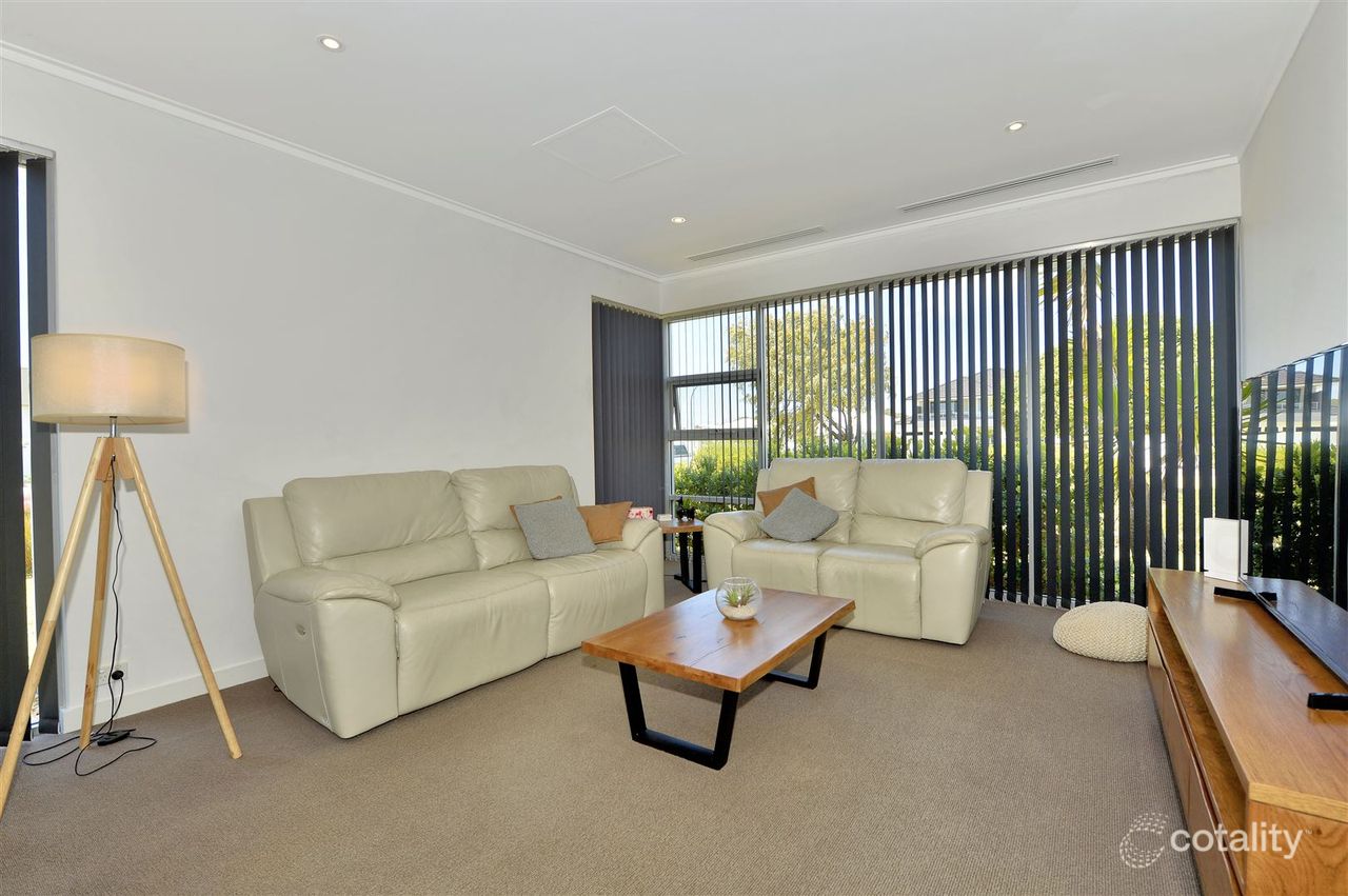 3 Impressa Way, Halls Head, WA 6210