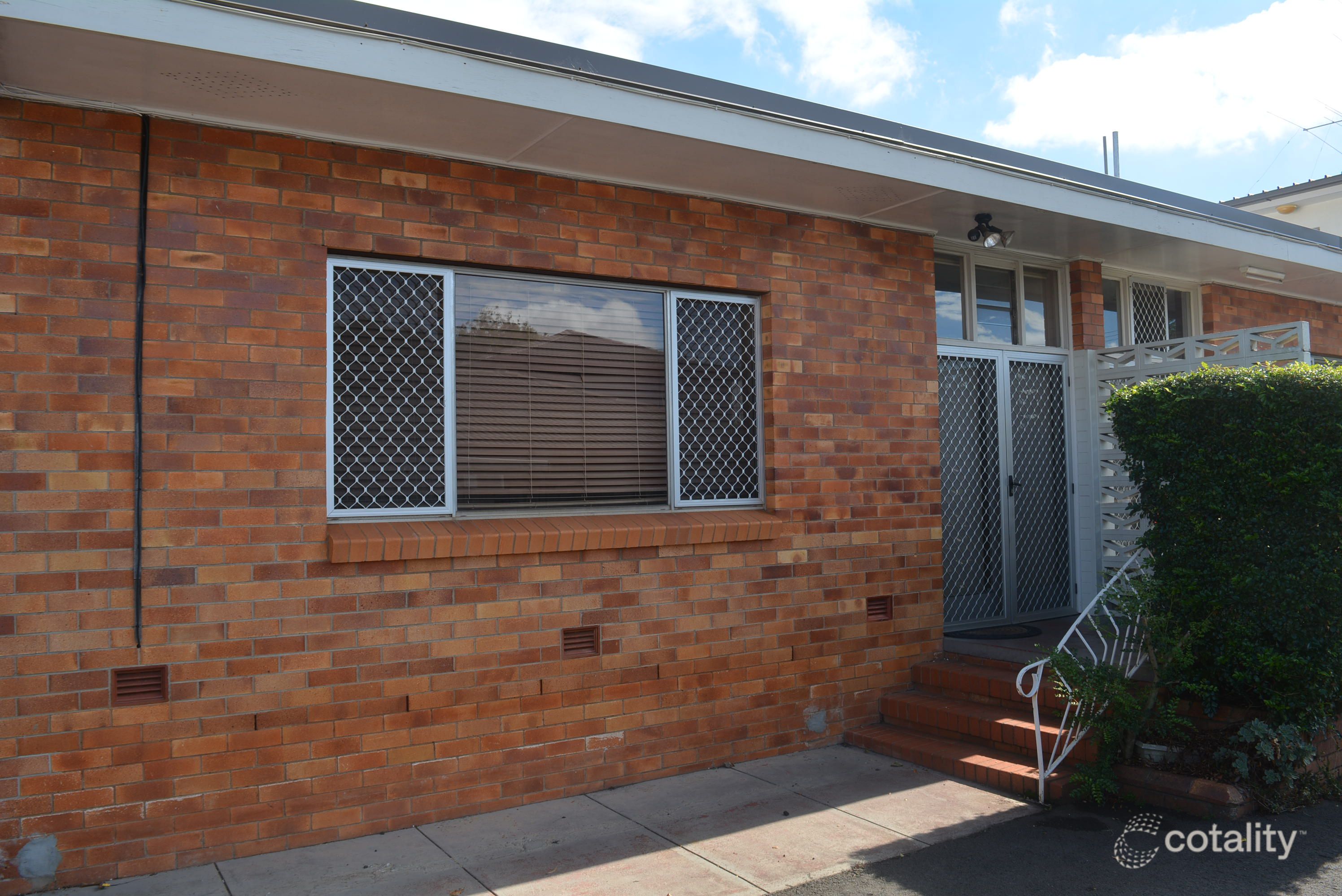2/122a Russell St, Toowoomba City, QLD 4350