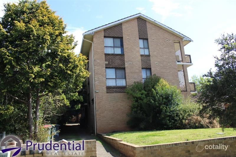 8/55 Warby St, Campbelltown, NSW 2560