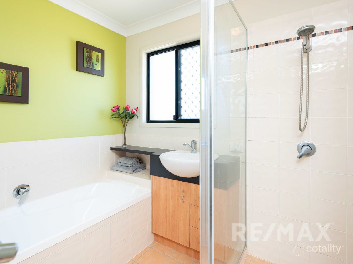 1/8 Carina Peak Dr, Varsity Lakes, QLD 4227