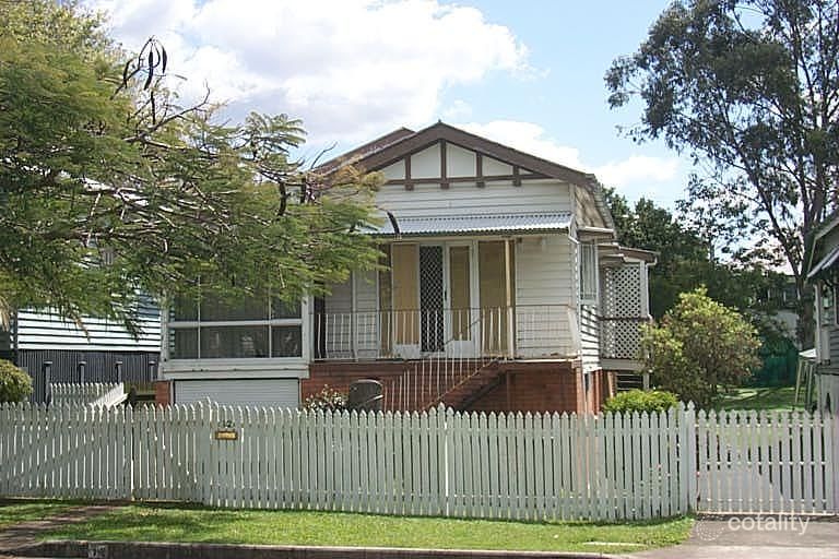 12 Owen St, Wooloowin, QLD 4030