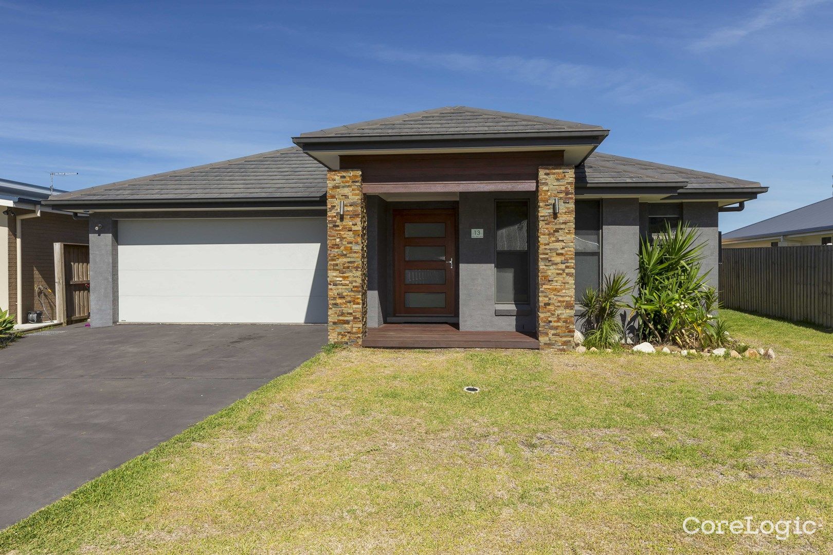 13 John Penn Dr, Tomakin, NSW 2537