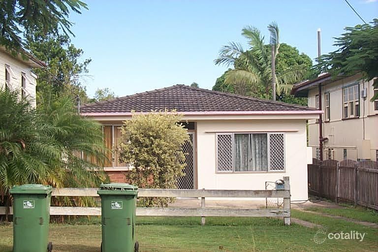 31a Annie St, Woody Point, QLD 4019