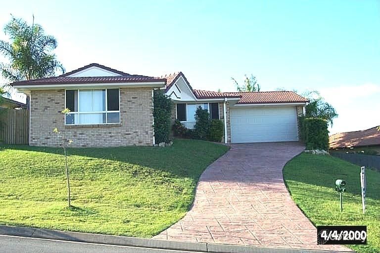 19 Piccadilly Pl, Highland Park, QLD 4211