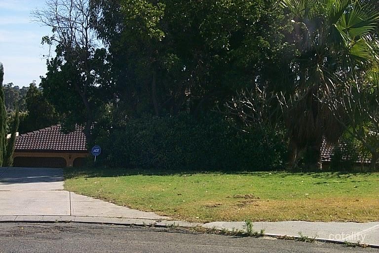 16 Lowe St, Karrinyup, WA 6018