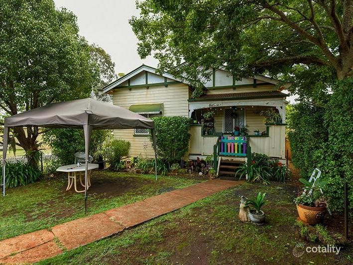 165 Ruthven, North Toowoomba, QLD 4350