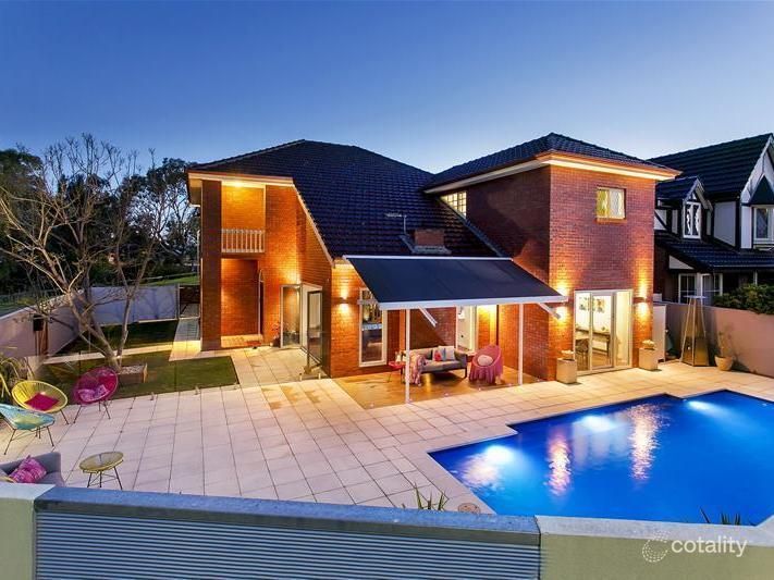 2 Sturt Cl, Grange, SA 5022